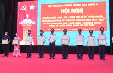 Vùng Cảnh sát biển 4 tặng giấy khen cho Báo Người Lao Động