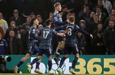 'Bắn hạ' chủ nhà Leeds United, Arsenal bay cao top 4 mùa Giáng sinh