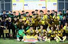 Vượt qua Hà Nội phút bù giờ, lứa đàn em Công Phượng lần đầu vô địch Giải U21 quốc gia 2021