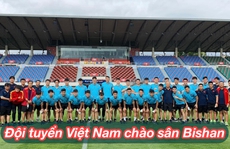 Đội tuyển Việt Nam thử sân Bishan: Gồ ghề, sợ chấn thương