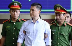 Tha tù trước thời hạn cho 'trùm' cờ bạc Phan Sào Nam: Kỷ luật 4 cán bộ công an