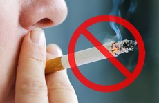 Người đang hút thuốc lá: Làm gì để đỡ hại?