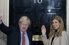 Thủ tướng Anh đón người con thứ bảy chào đời