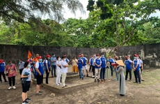 Nhộn nhịp mua tour dịp lễ 30-4