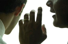 Vợ xấu hổ vì thói quen “chém gió” của chồng