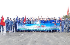Cảnh sát biển cùng thanh niên Quảng Nam hành động vì môi trường