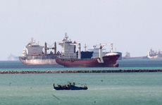 Tăng tốc giải cứu tàu mắc kẹt trên kênh đào Suez