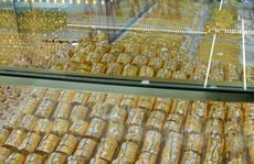 Giá vàng hôm nay 31-3: Tiếp tục rơi thẳng đứng do 'lép vế' trước USD, trái phiếu Mỹ