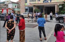 Cháy tại chung cư 20 tầng, người dân ôm trẻ em, người già tháo chạy xuống dưới