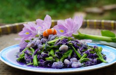 Lạ miệng với bông lục bình xào tép