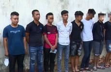 CLIP: Hùa nhau đập phá tài sản vì không vào được khu vui chơi trẻ em