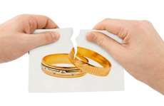 Áp lực chồng chất hậu ly hôn