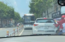 Tài xế ô tô khách 'liều lĩnh' chạy ngược chiều ở con đường đông nhất Biên Hòa