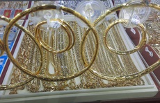 Giá vàng hôm nay 22-4: Vàng SJC dễ dàng vượt mốc 56 triệu đồng/lượng