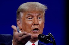 Bị tổng thống Hàn Quốc chê bai, ông Trump liền phản pháo