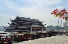 Tam Chúc - ngôi chùa lớn nhất thế giới vắng vẻ đến lạ ngày lễ 30-4