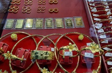 Giá vàng hôm nay 7-4: Bật tăng dù các quỹ đầu tư bán 217 tấn vàng sau hơn 3 tháng