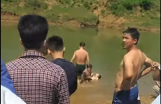 3 trẻ nhỏ đi tắm sông, 1 cháu chết đuối, 2 trẻ được cứu