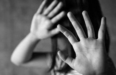 Một phụ huynh trình báo công an chuyện con gái 14 tuổi vào khách sạn với bạn trai