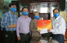 'Mai Vàng nhân ái' đến thăm NSƯT Ngọc Dung