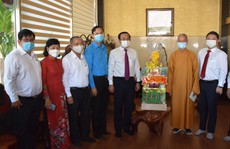 Bí thư Thành ủy TP HCM Nguyễn Văn Nên thăm và chúc mừng Đại lễ Phật đản