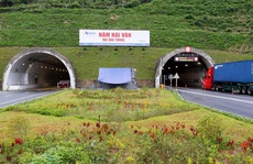 Nghỉ lễ, lưu lượng xe qua hầm Hải Vân tăng cao nhưng không xảy ra ùn tắc