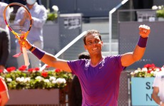Rafael Nadal 'hồi sinh' trên sân đất nện