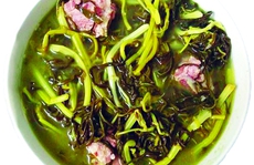 Món canh đậm tình người Đất Tổ