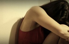 Tôi ghê sợ hành vi của chồng