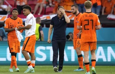 Hà Lan bị loại, KNVB chính thức sa thải HLV Frank de Boer