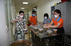 Bữa ăn nghĩa tình nơi 'tâm dịch'