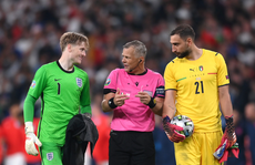 Lạ lùng Euro 2020: Hai thủ môn được tôn vinh xuất sắc nhất
