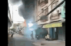 CLIP: Cháy lớn kèm tiếng nổ ở đường Phạm Hùng, quận 8 - TP HCM