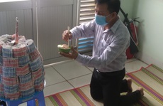 Chịu tang người thân tại nơi tuyến đầu phòng chống dịch Covid-19
