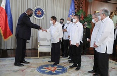 Bộ trưởng Quốc phòng Mỹ và Tổng thống Philippines tránh nhắc đến Trung Quốc?