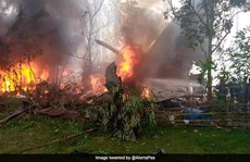 Philippines: Máy bay quân sự hạ cánh trượt đường băng, bốc cháy dữ dội