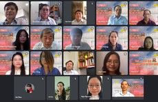 Báo Người Lao Động trao 13 giải thưởng trong cuộc thi Thơ và Tạp bút '45 năm rực rỡ tên vàng'