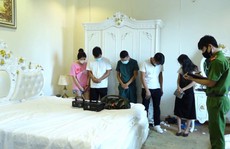 Nhóm 13 nam, nữ thuê khách sạn chơi ma túy bất chấp dịch bệnh