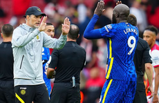 Lukaku bùng nổ ngày tái xuất, Chelsea hạ gục Arsenal trận derby London