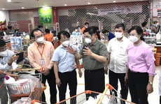 Thủ tướng Phạm Minh Chính kiểm tra công tác chuẩn bị hàng hóa của Saigon Co.op