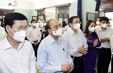 Chủ tịch nước Nguyễn Xuân Phúc dâng hương tưởng niệm Chủ tịch Hồ Chí Minh