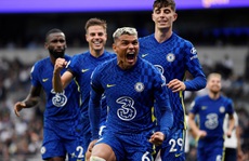 Tottenham thua tan tác sân nhà, Chelsea lên đỉnh bảng Ngoại hạng Anh