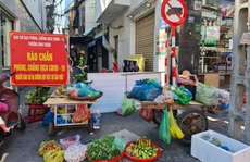 Tiểu thương tràn xuống vỉa hè lập “chợ cóc” giữa trung tâm TP Đà Nẵng