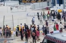 Chấn chỉnh tình trạng F0 xô đẩy giành suất ăn ở khu điều trị dã chiến tại Bình Dương