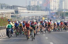 Hơn 200 tay đua phong trào hào hứng tham dự giải đua xe đạp mừng xuân