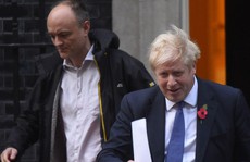 Thủ tướng Anh dính đòn của cựu trợ lý thù hận