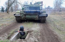 Ukraine nhận 'hàng nóng' từ Anh, Canada