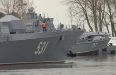 NATO ồ ạt điều binh, tàu chiến Nga xuất bến