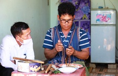 Độc đáo nhẫn cưới của người Churu trong phong tục bắt chồng