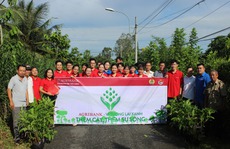 Agribank Tiền Giang ra quân trồng cây “Vì một Việt Nam xanh”